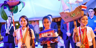 Costa Rican children carrying lanterns during Independence Day celebrations